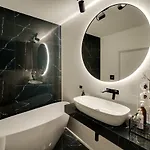 Deluxe Black Orchid Baltic Concept Apartmán