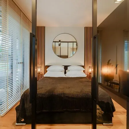 アパート Deluxe Black Orchid Baltic Concept