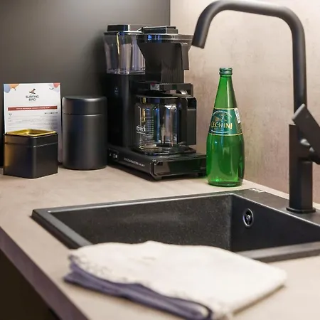 Deluxe Black Orchid Baltic Concept *