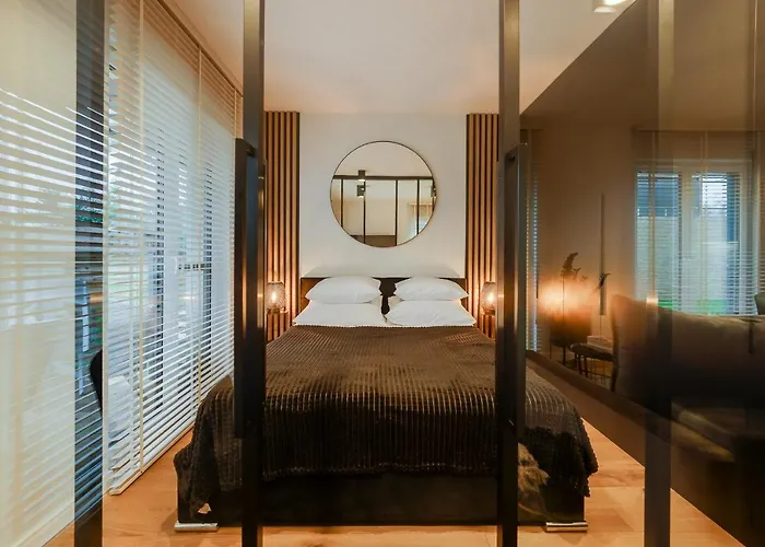 Apartamento Deluxe Black Orchid Baltic Concept